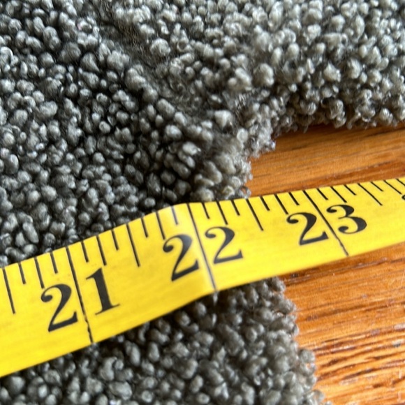 Charles River Apparel unisex Sherpa pullover in Olive. Size Small. - Picture 5 of 9